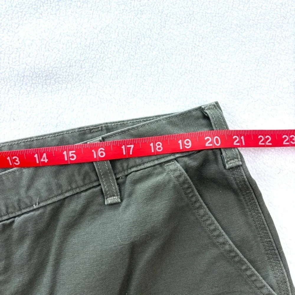 Vintage “90’s” Carhartt Men's Army Green Canvas Carpenter Knee Length Short (42)